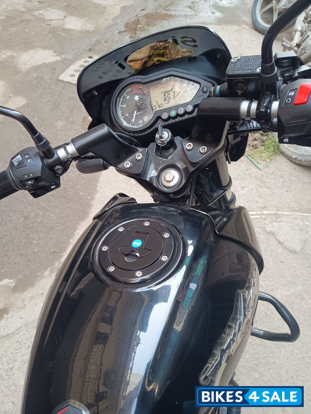 Bajaj Pulsar 125 Neon Disc Single Seat Bajaj Pulsar 125 Neon Disc Single Seat