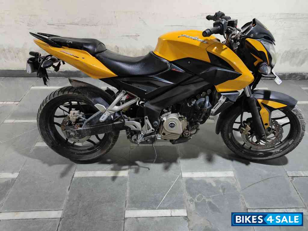 Yellow Bajaj Pulsar 200 NS Yellow Bajaj Pulsar 200 NS