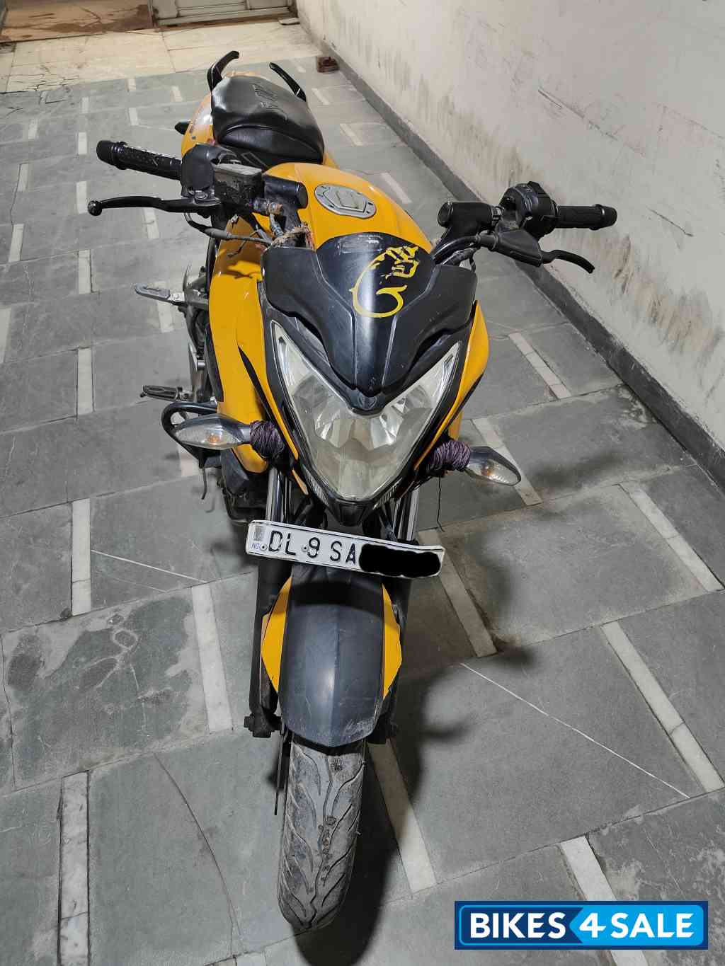 Yellow Bajaj Pulsar 200 NS Yellow Bajaj Pulsar 200 NS