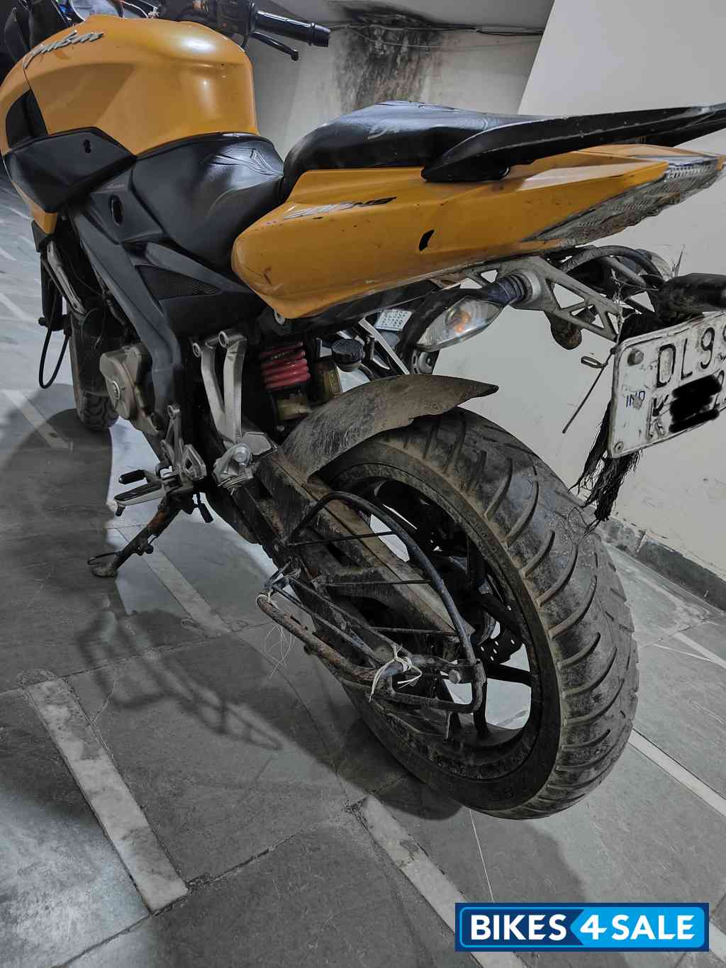 Yellow Bajaj Pulsar 200 NS Yellow Bajaj Pulsar 200 NS