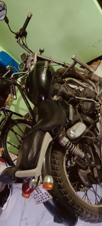 Black Royal Enfield Thunderbird 350