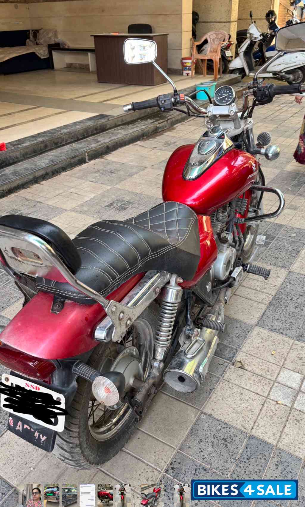 Red Bajaj Avenger Cruise 220 Red Bajaj Avenger Cruise 220