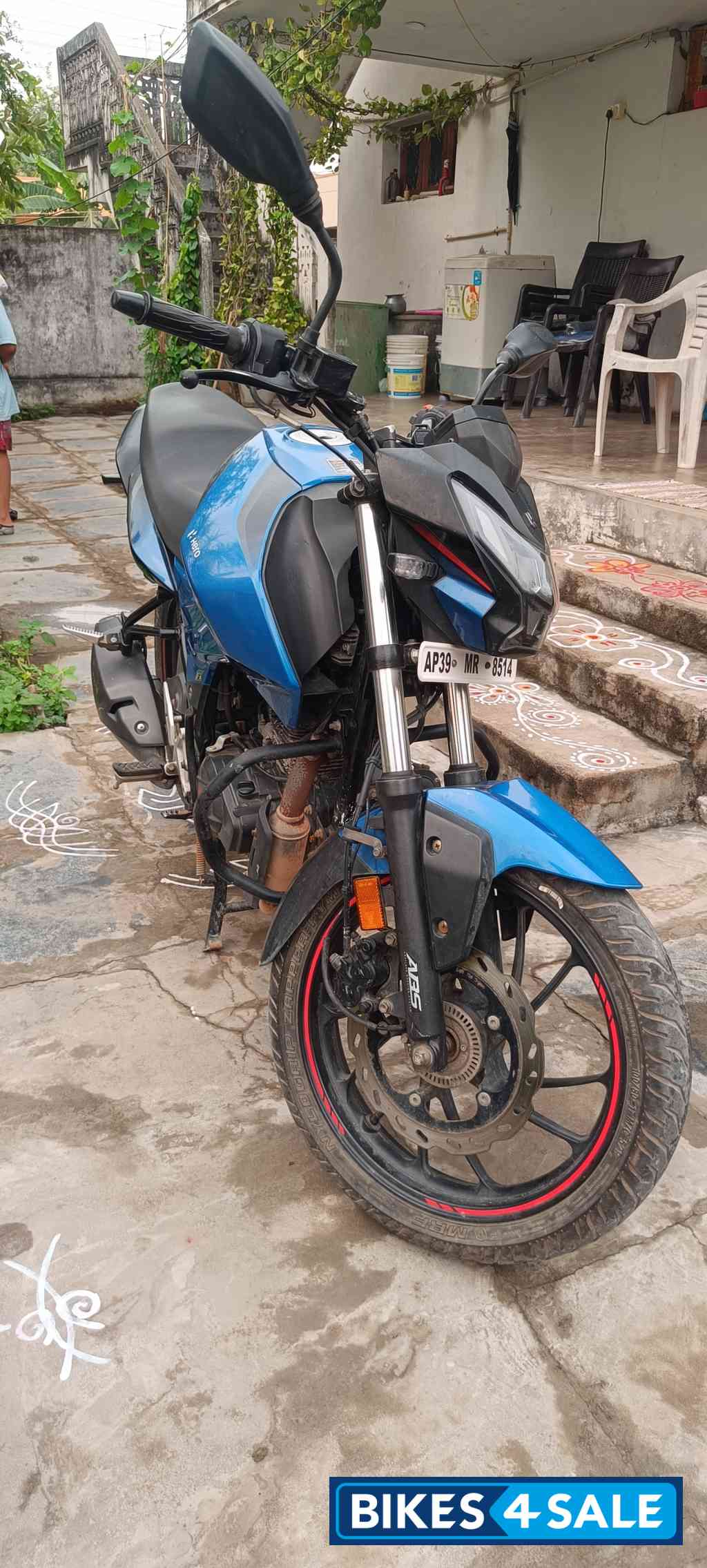 Vibrant Blue Matalic Hero Xtreme 160R Vibrant Blue Matalic Hero Xtreme 160R