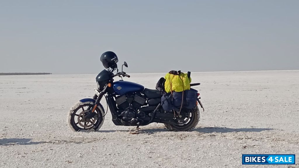 Blue Harley Davidson Street 750