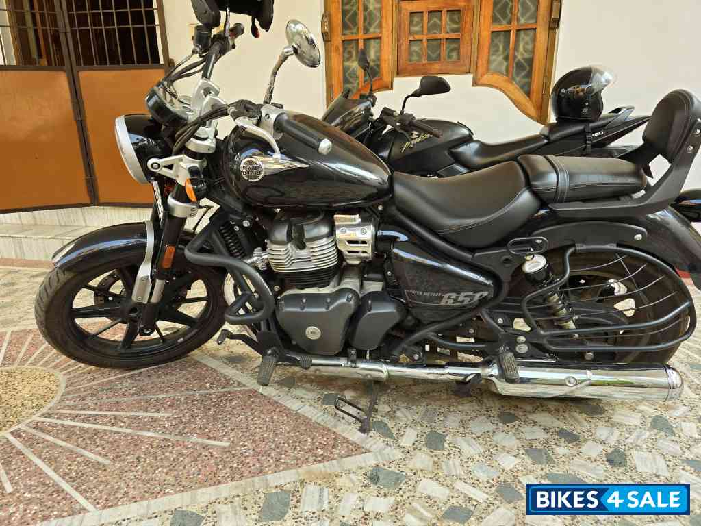 Royal Enfield Super Meteor 650