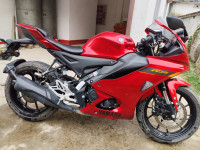 Metallic Red Yamaha R15 V4