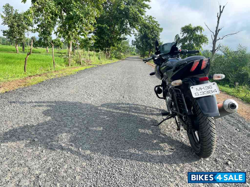 Bajaj Pulsar 220F Bajaj Pulsar 220F
