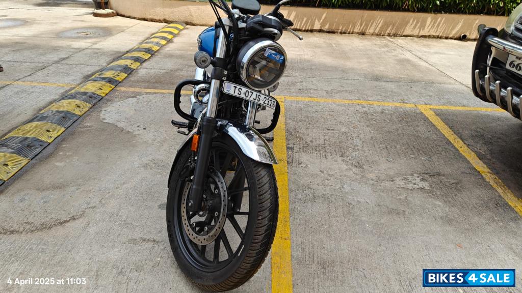 Blue And White Honda Hness CB350 DLX