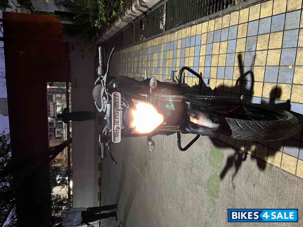 Black Yamaha FZ FI V2 Black Yamaha FZ FI V2