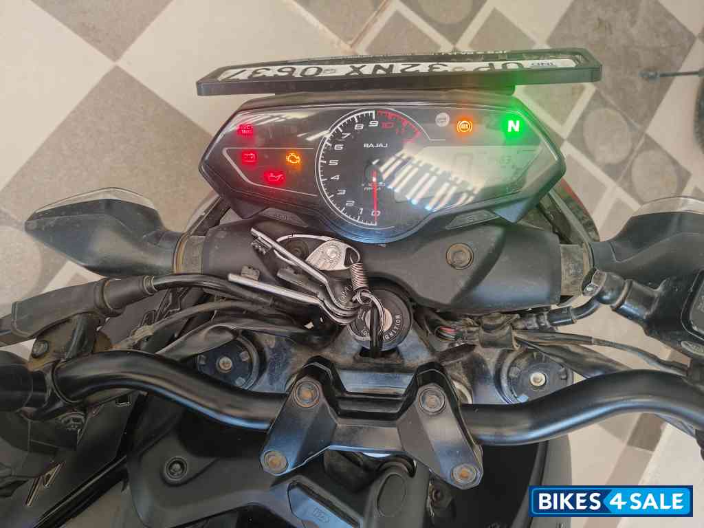 Black Bajaj Pulsar N160 Dual Channel ABS Black Bajaj Pulsar N160 Dual Channel ABS