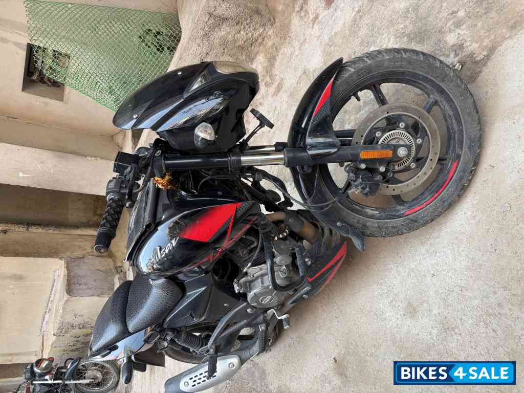 Bajaj Pulsar 150 Twin Disc BS6 Bajaj Pulsar 150 Twin Disc BS6