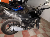 Black TVS Raider 125