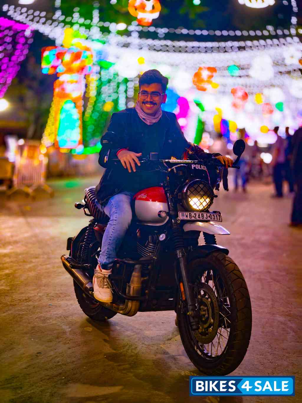 Yezdi Scrambler Dual Tone