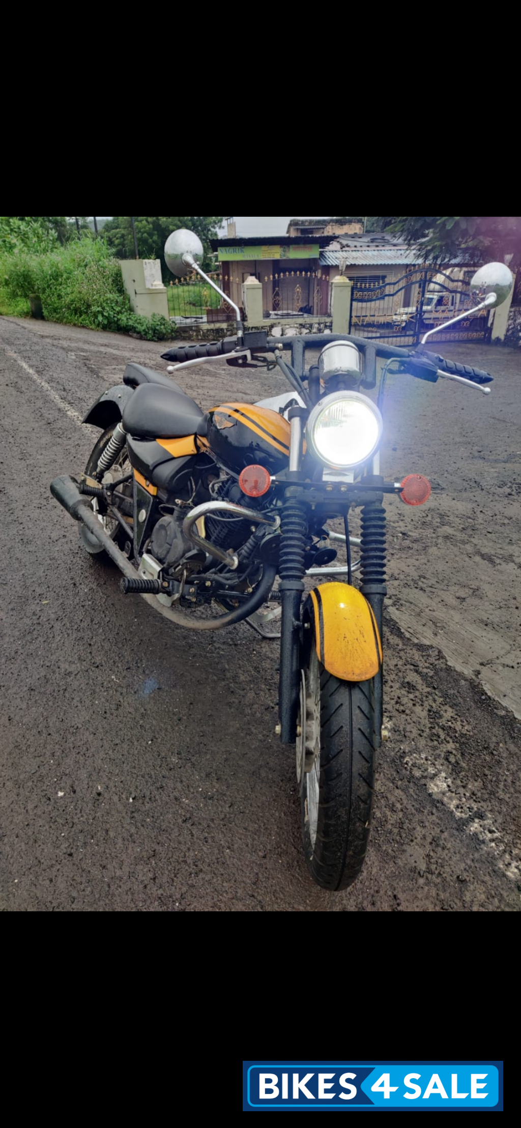 Bajaj Avenger 220 DTS-i