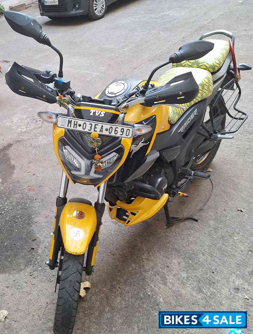 Yellow TVS Raider Split Seat