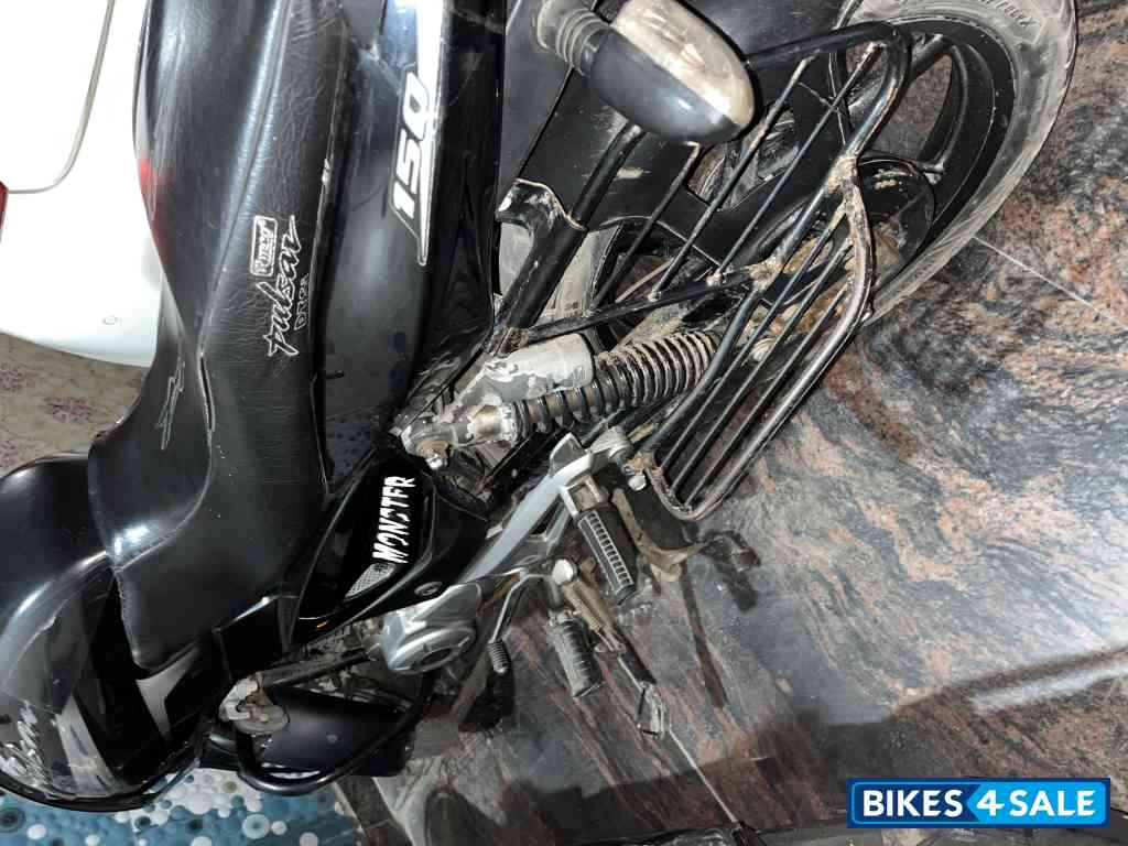 Black Bajaj Pulsar 150 Black Bajaj Pulsar 150