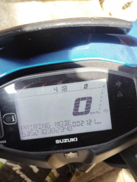 Metallic Sonic Silver Suzuki Avenis 125 Race Edition