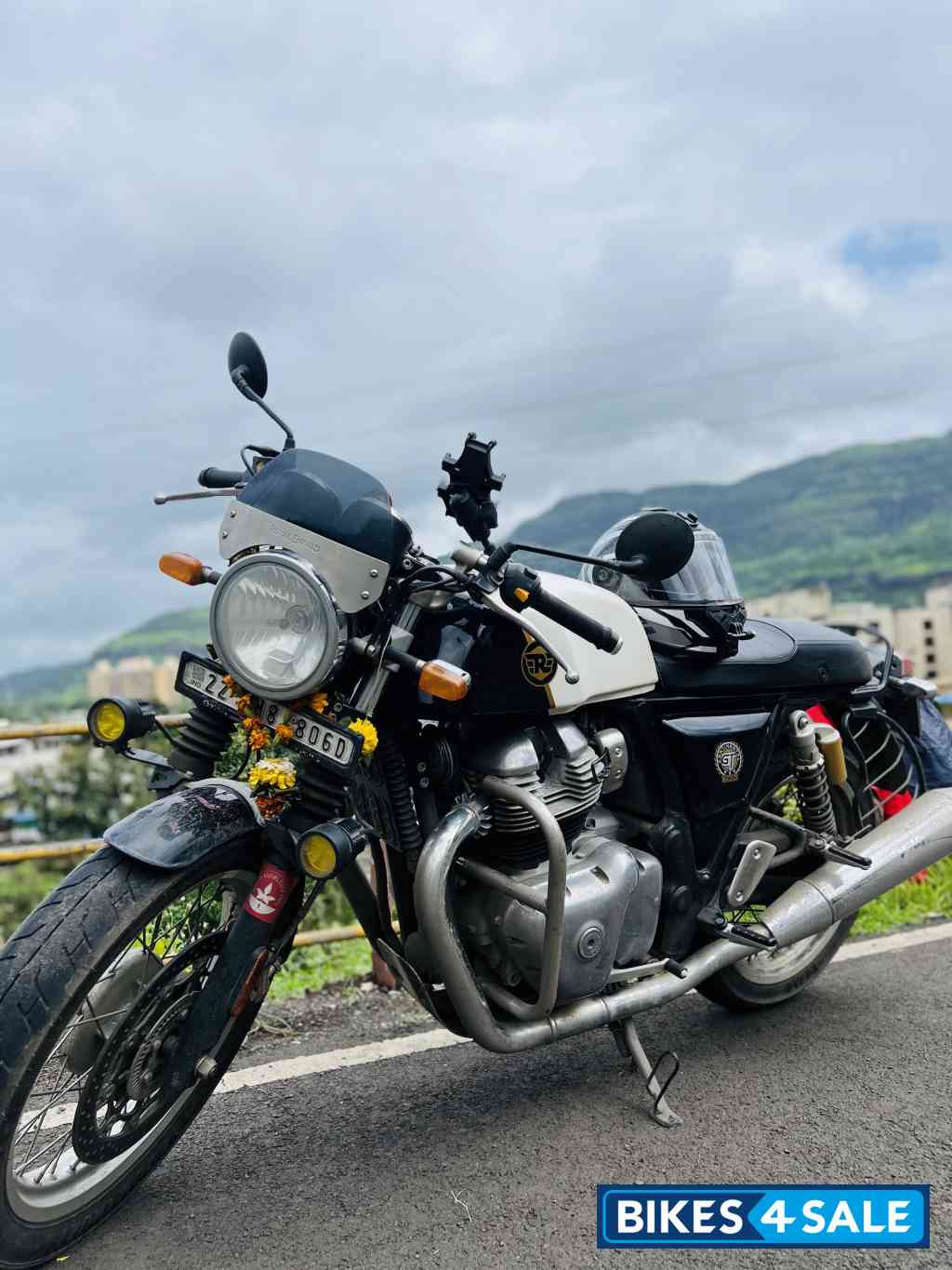 Black & White Royal Enfield Continental GT 650