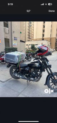 Black Bajaj Avenger Street 160 BS6