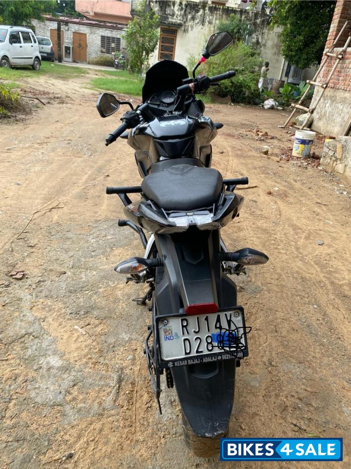 Black Bajaj Pulsar AS 200 Black Bajaj Pulsar AS 200