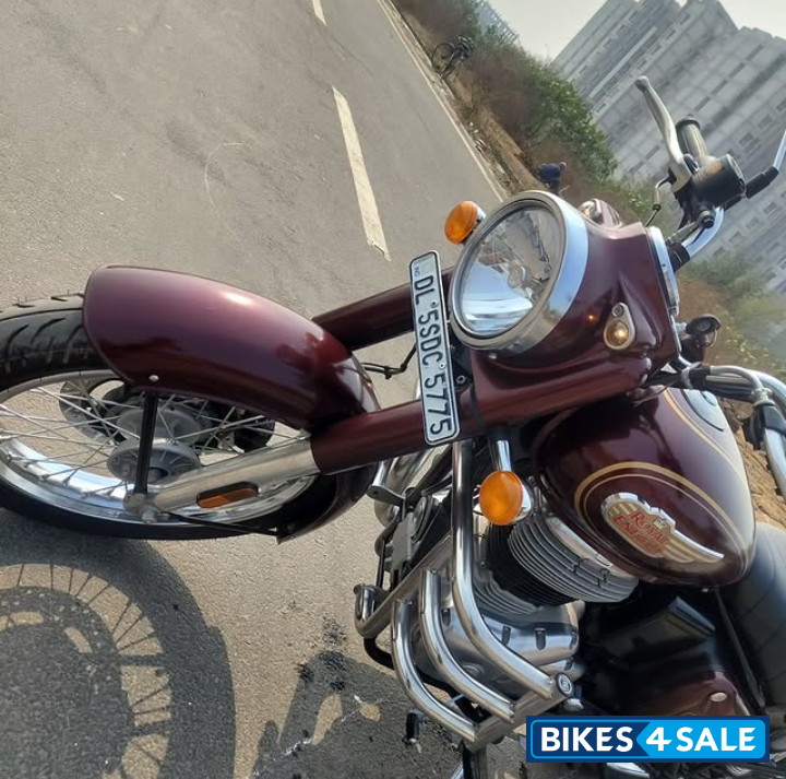 Maroon Royal Enfield Bullet Standard 350
