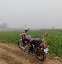 Maroon Royal Enfield Bullet Standard 350