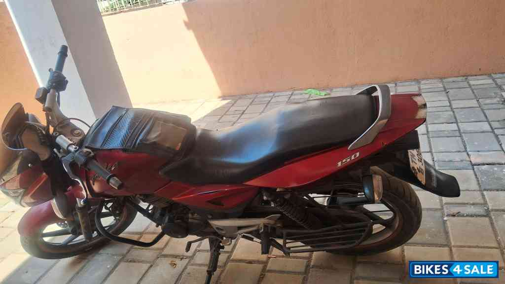 Red Bajaj Pulsar 150 Red Bajaj Pulsar 150