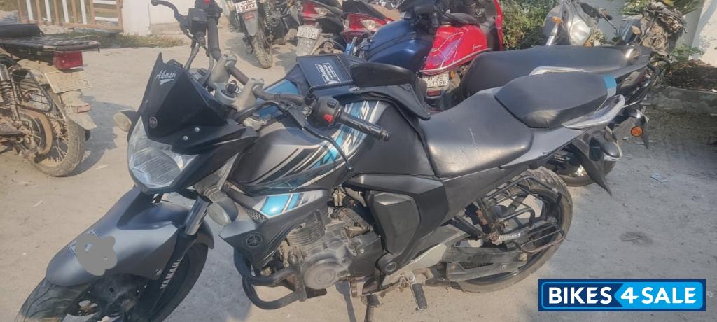 Cyan Green Yamaha FZ-S