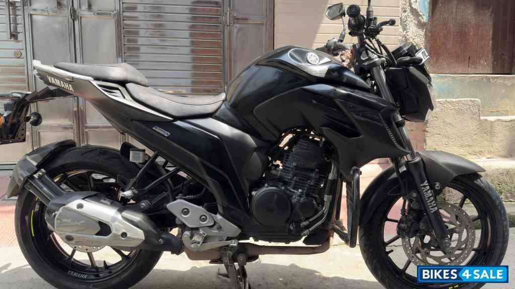 Yamaha FZ25