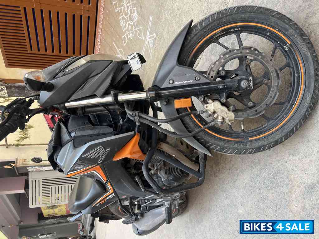 Honda CB Hornet 160R