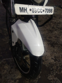 White Honda CB Hornet 160R