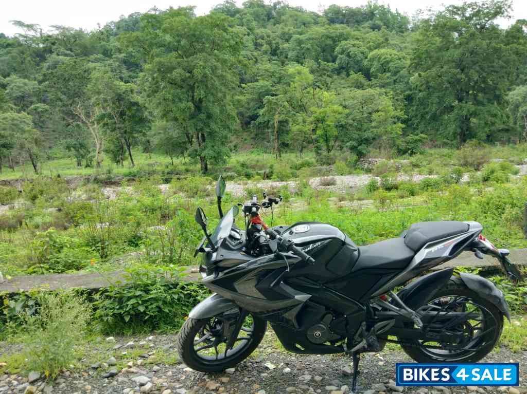 Bajaj Pulsar RS 200 BS6