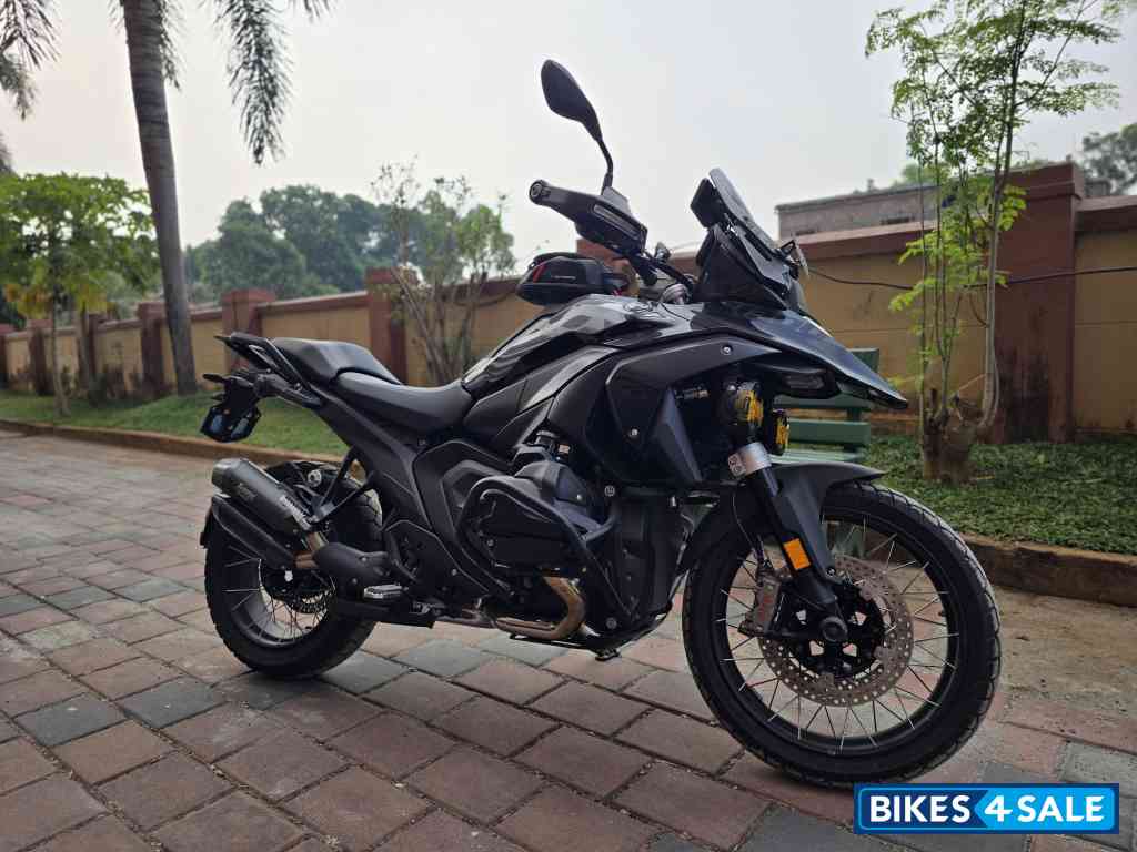 Black BMW R 1300 GS Triple Black