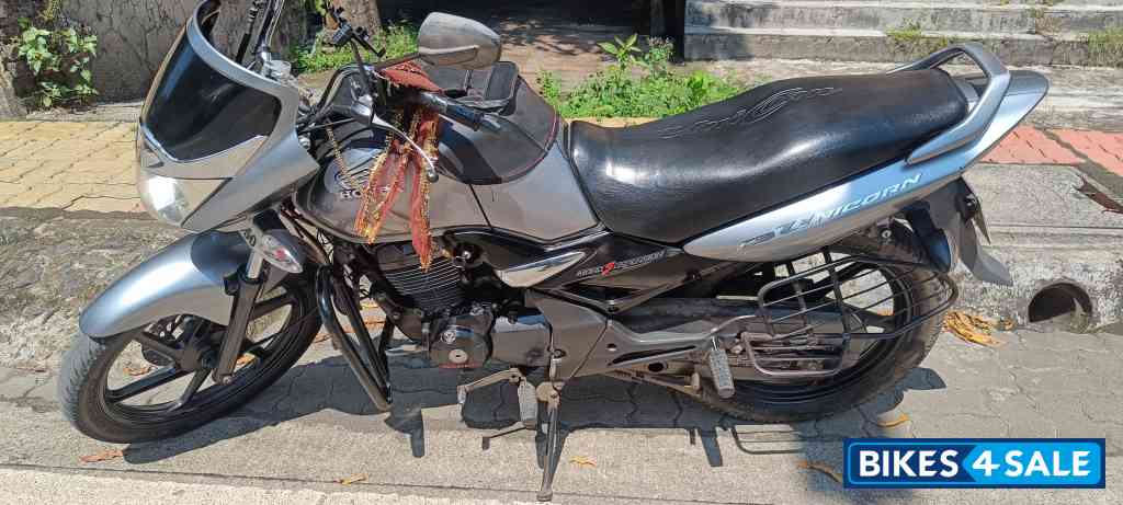 Silver Honda CB Unicorn