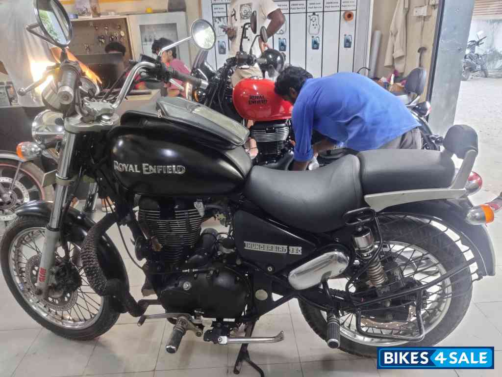 Black Royal Enfield Thunderbird TwinSpark 350