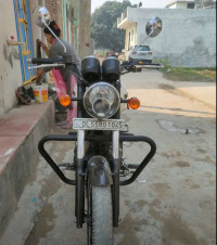 White Royal Enfield Thunderbird X 350