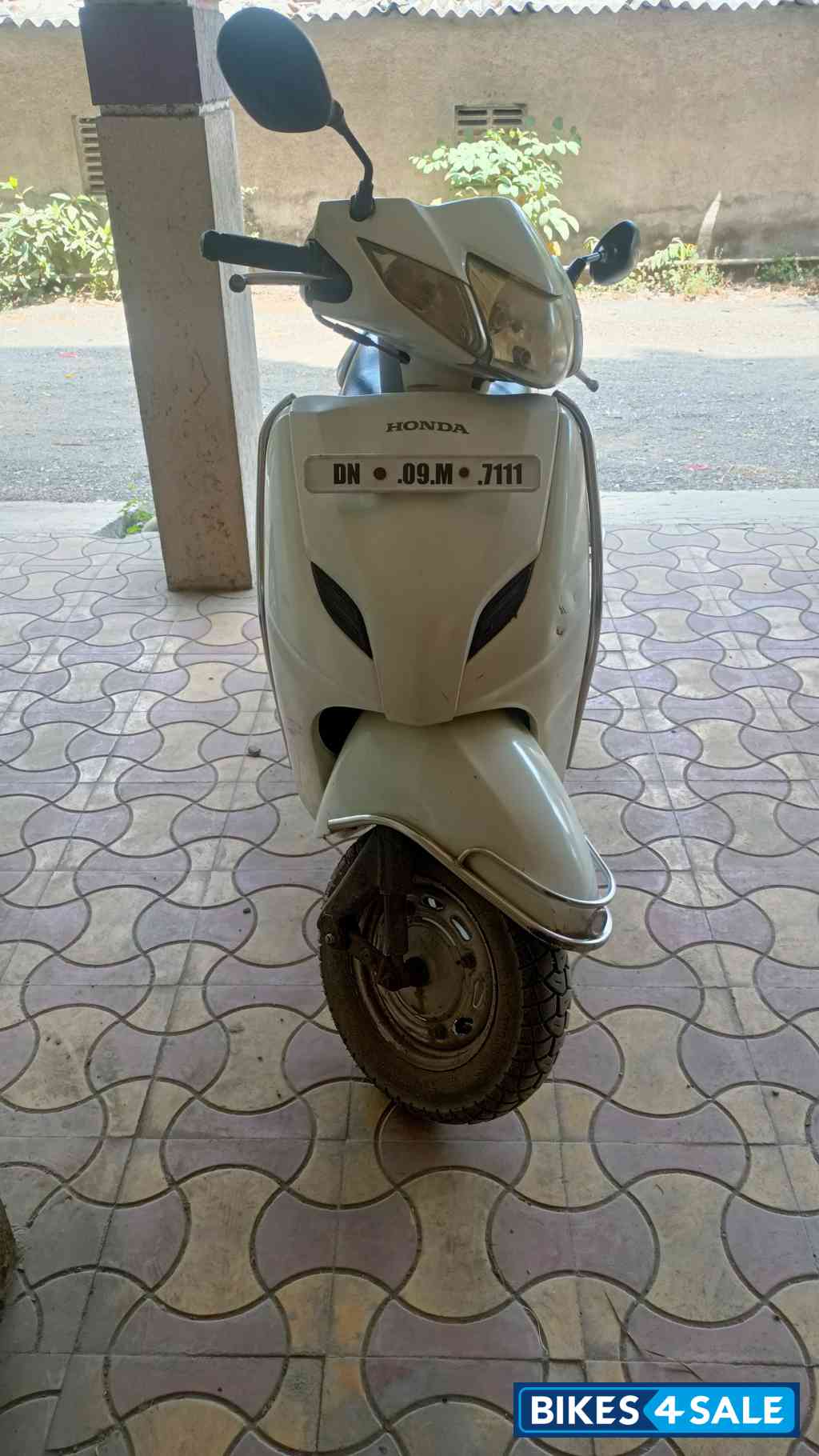 White Honda Activa 3G White Honda Activa 3G