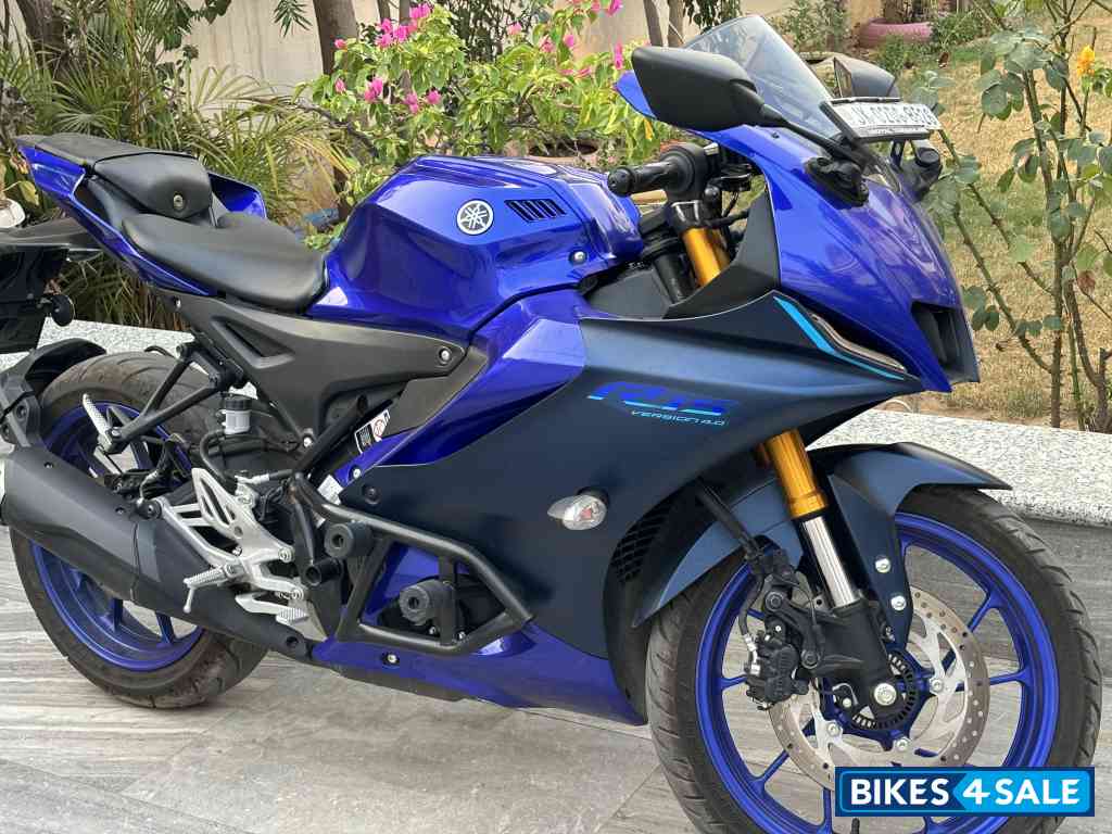 Yamaha R15 V4