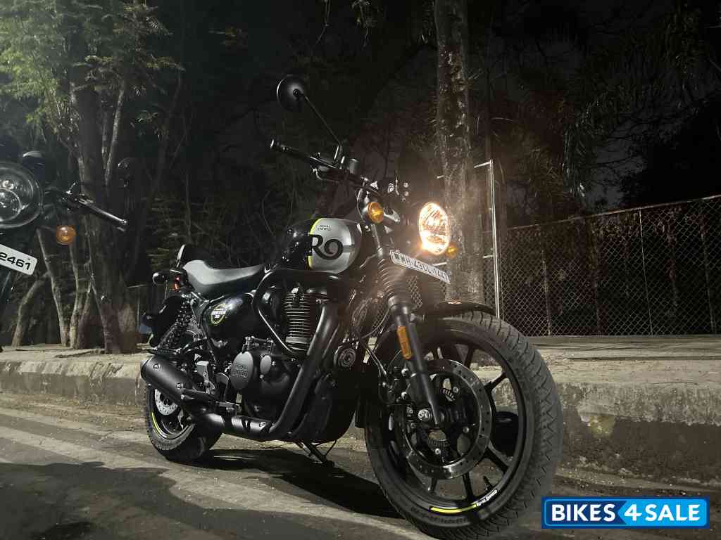 Royal Enfield Hunter 350 Metro