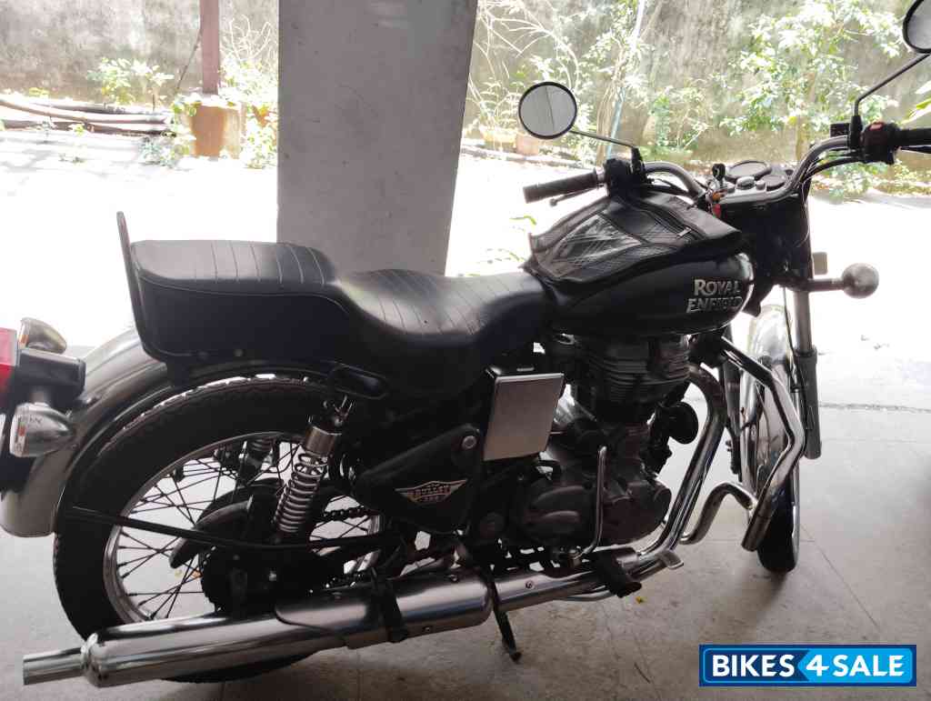 Black Royal Enfield Bullet 350 Twinspark Black Royal Enfield Bullet 350 Twinspark