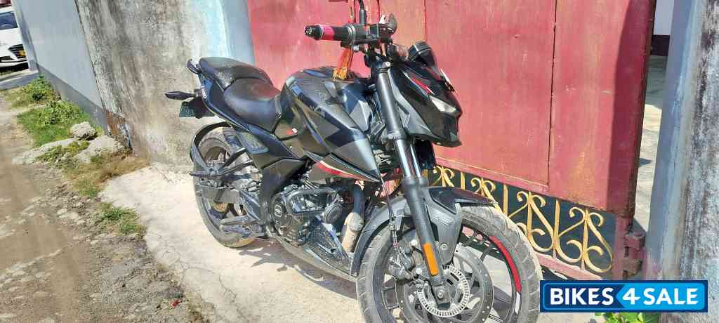 Bajaj Pulsar N160