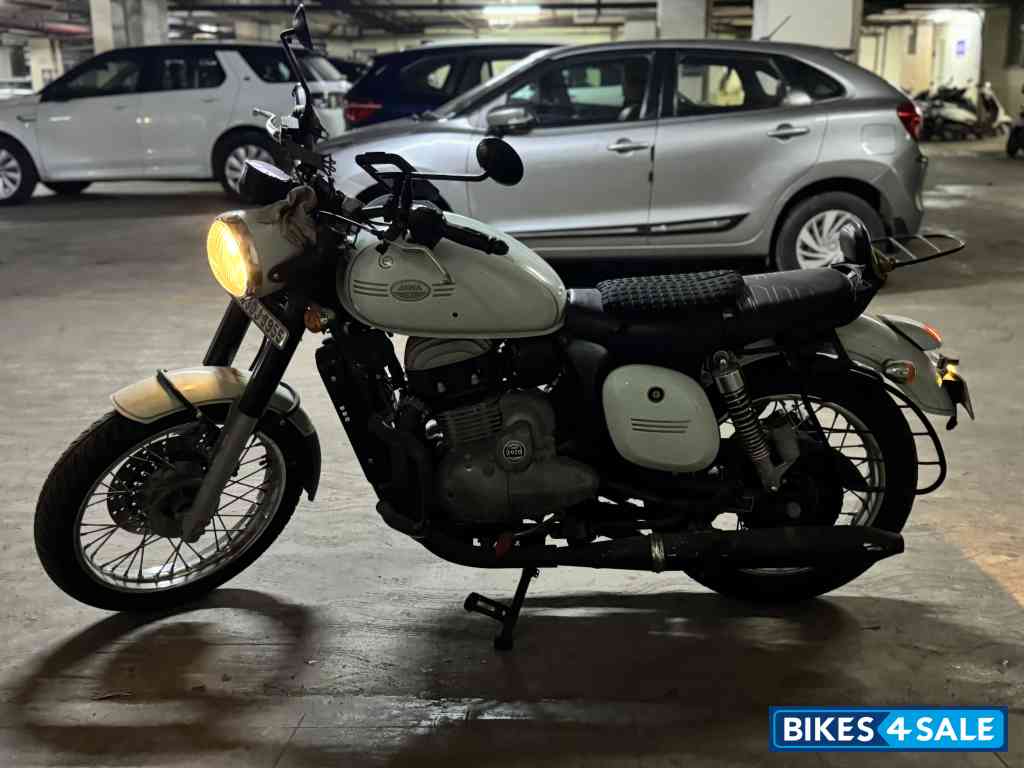 Halleys Teal Jawa forty two BS6 Halleys Teal Jawa forty two BS6