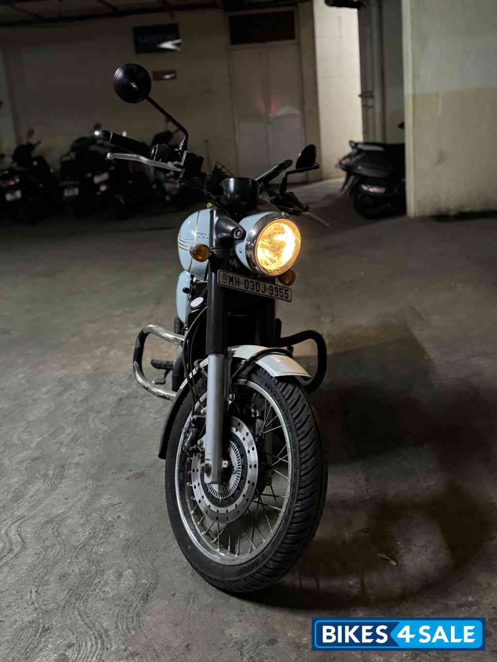 Halleys Teal Jawa forty two BS6 Halleys Teal Jawa forty two BS6