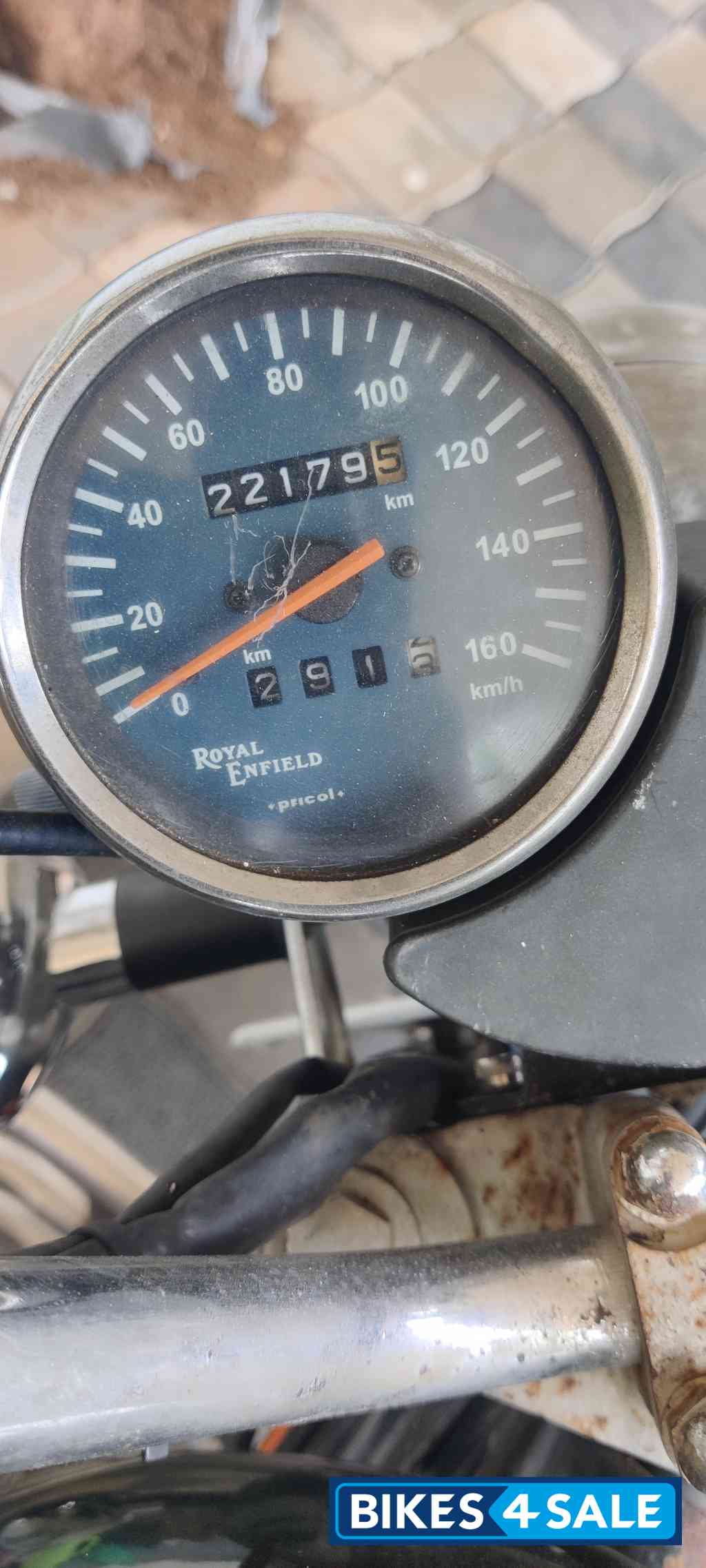 Black Royal Enfield Bullet 350 Twinspark Black Royal Enfield Bullet 350 Twinspark