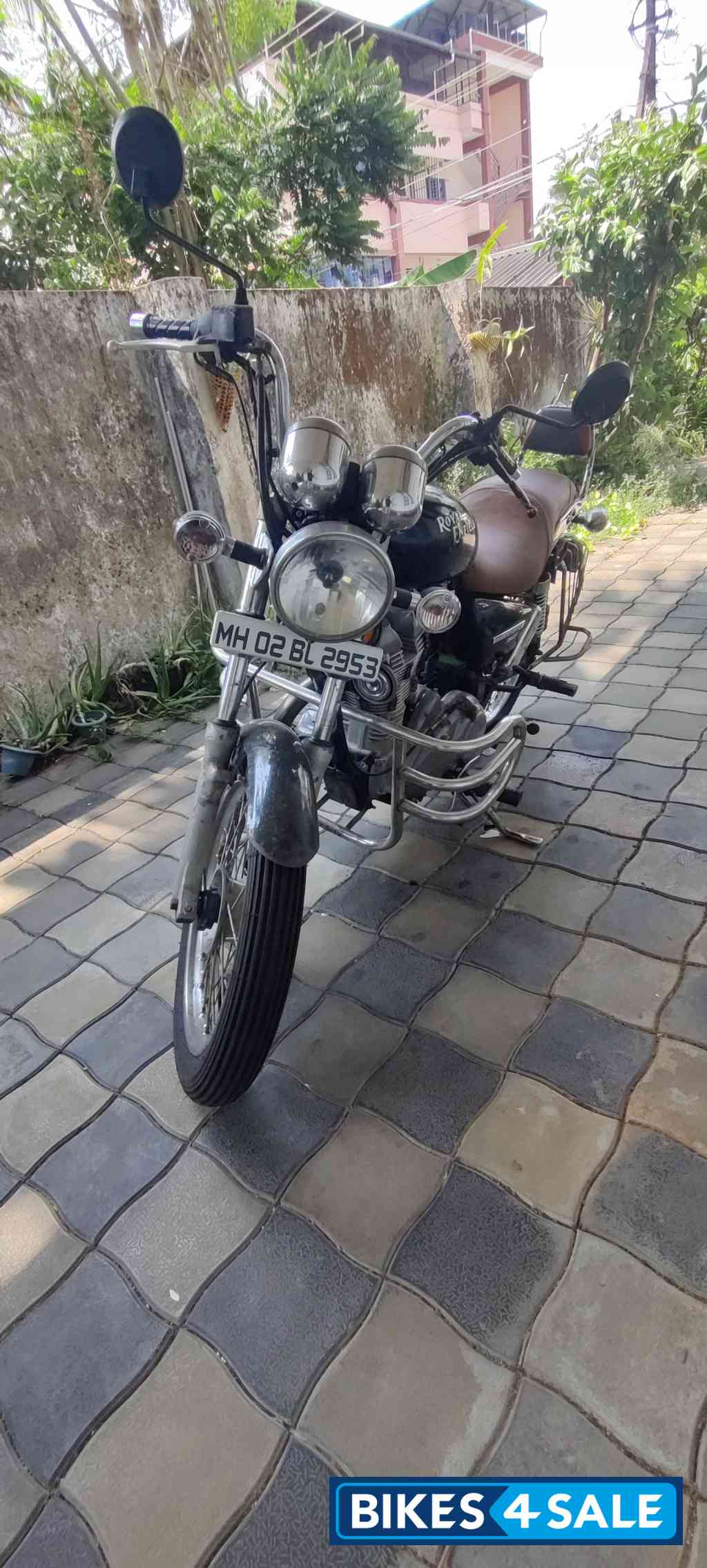 Black Royal Enfield Bullet 350 Twinspark Black Royal Enfield Bullet 350 Twinspark