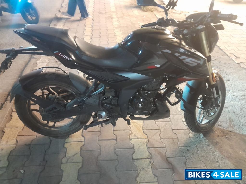 Black Bajaj Pulsar N160