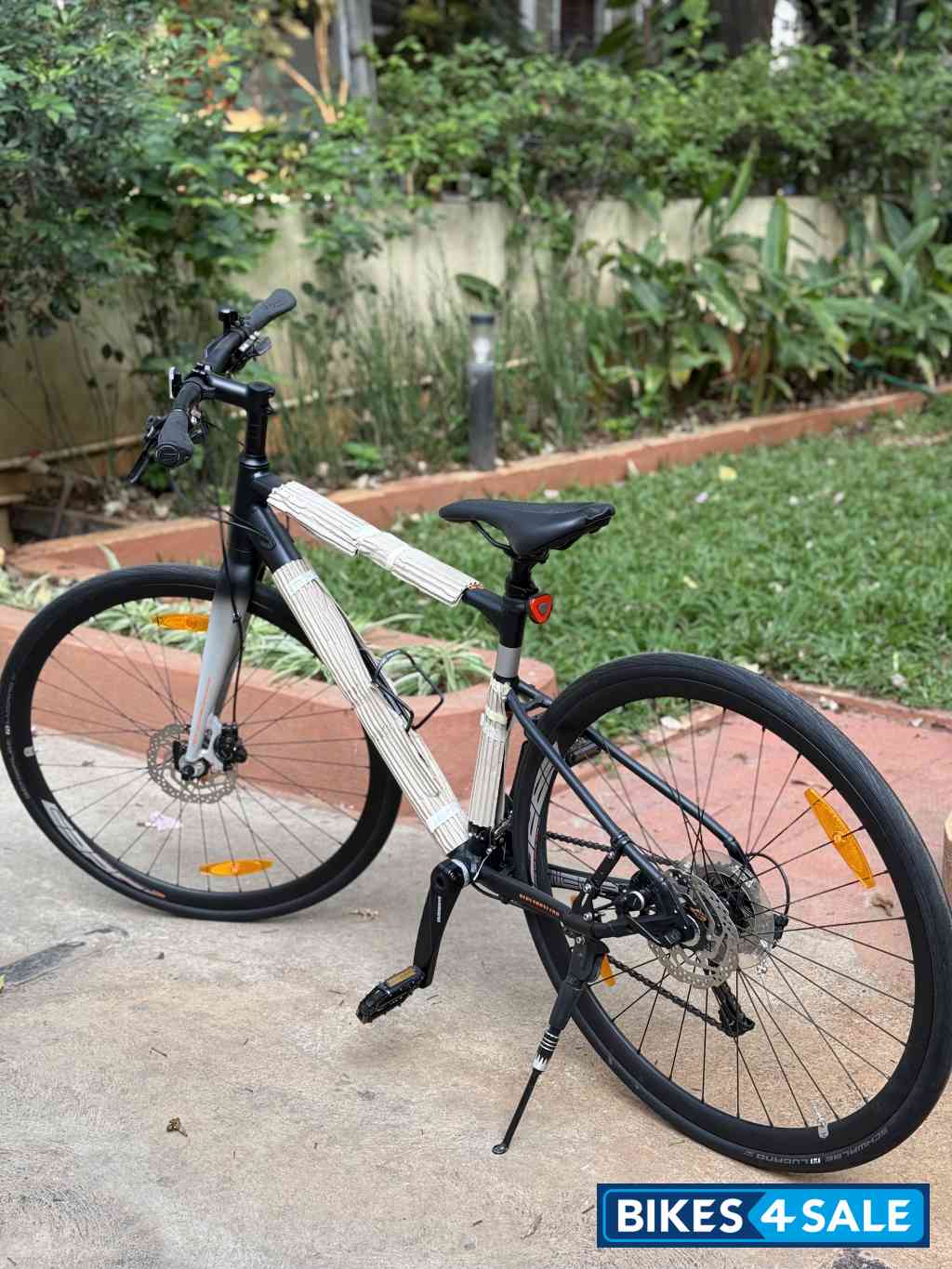 Bicycle Shimano Bergamot Sweep 4 Urban Commuter