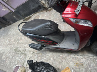 Red Honda Activa i