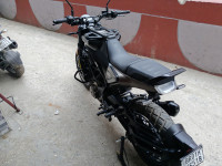 Moonshine Black Husqvarna Svartpilen 250