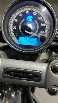 Black Bajaj Avenger Cruise 220